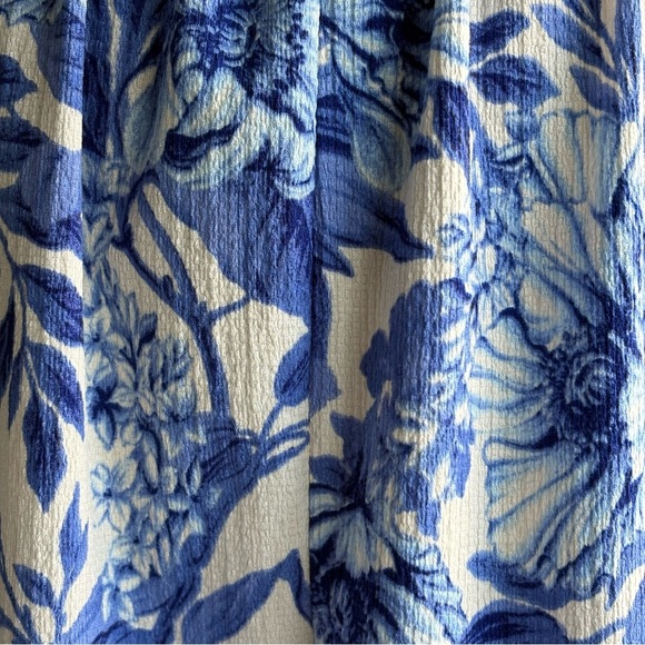 H&M Floral Print Smocked Waist Midi Dress in Blue and White - Picture 12 of 17